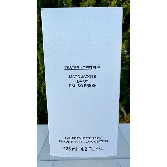 Marc Jacobs Daisy Eau So Fresh Eau de Toilette 125ml 4.2 Fl. Oz - Picture 2 of 4